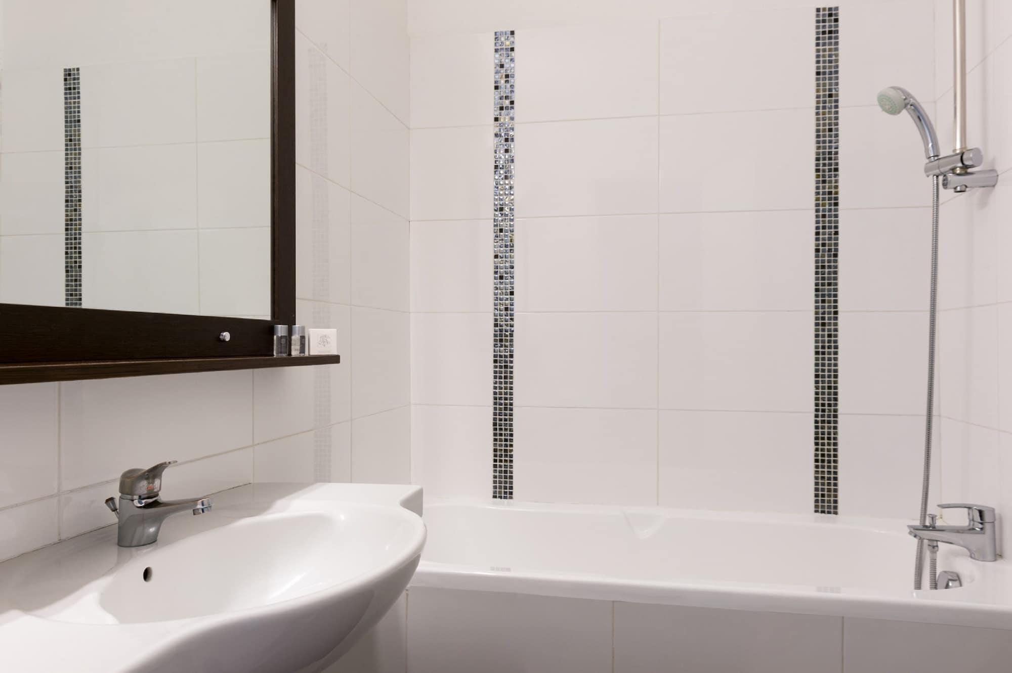 The Originals City, Hotel Paris Sud, Orly-Draveil Exteriör bild